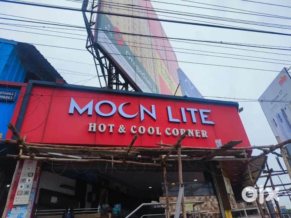 Moonlite hot and juice corner