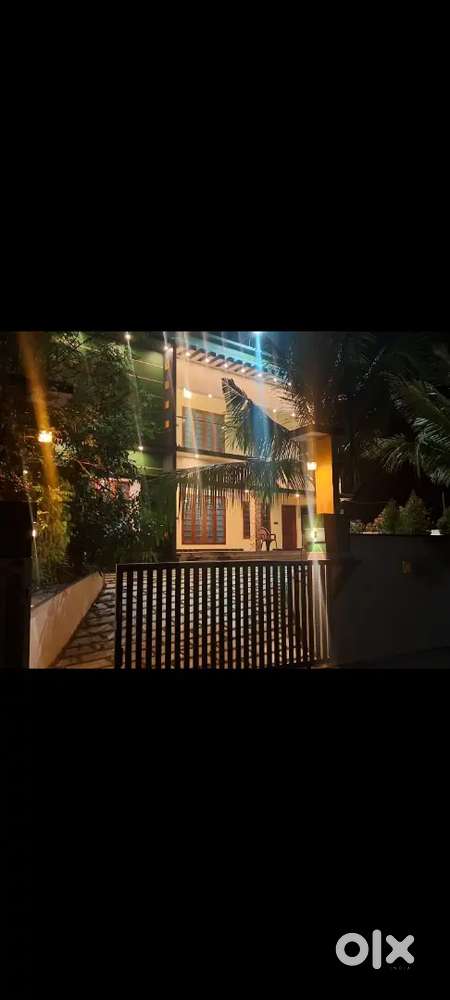 House and 9cent plot for sale