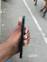 iPhone 13.
