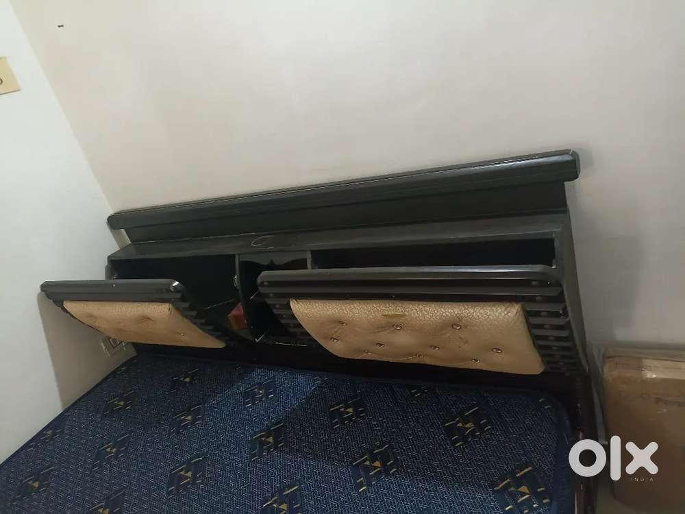 King size Bed 6*6.5 with mattresses