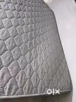 I am selling mattress 1 years old size 6feet by 6 fit
