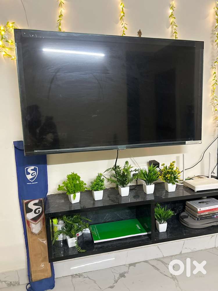 Samsung Tizen smart TV 43 inch