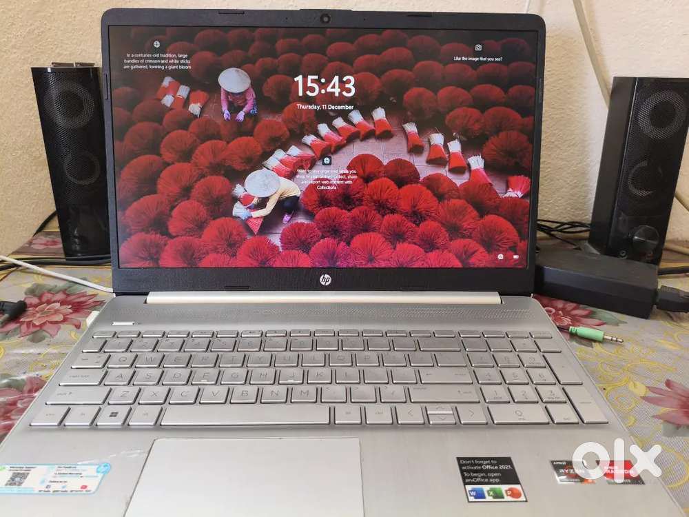 HP EQ 2143  LAPTOP