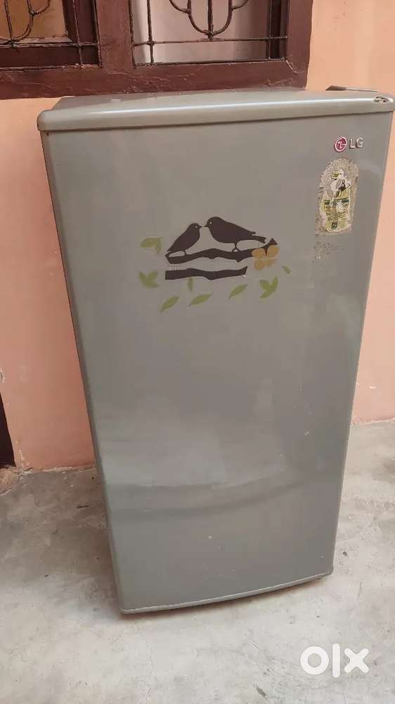 LG fridge Good Condition no problem cooling best hain...