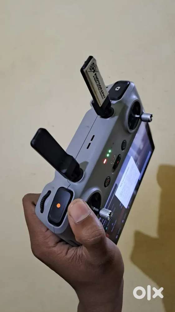 Dj i rc2 smart controller sell  new 2 month use