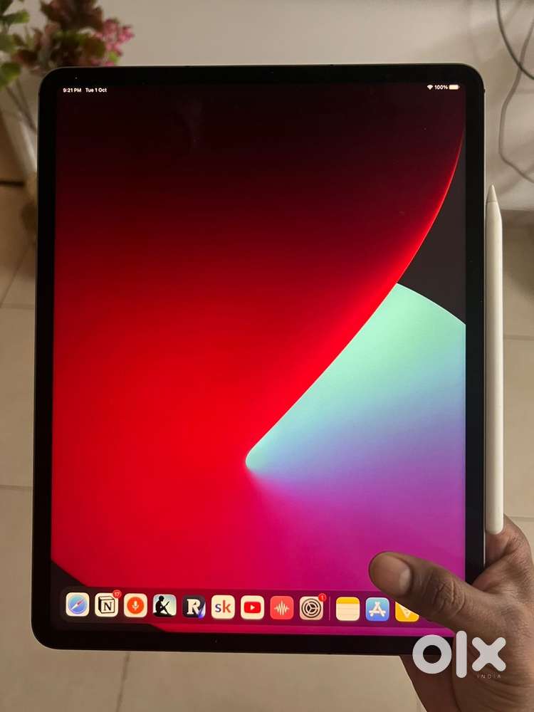 iPad Pro 12.9 M1 + Apple Pencil + Magic Case for sale - Barely used