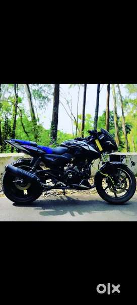 Bajaj pulsar 150 dual disc black colour