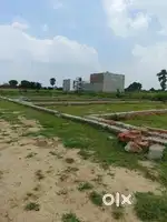 Jhalwa Hathi chauraha ke pass plot available