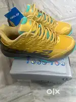 Yonex Skill 2 Badminton Shoes Box Piece