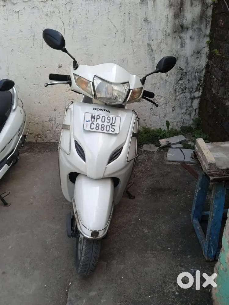 Mobile no profile photo mai h Honda Activa 1st owner in good condition