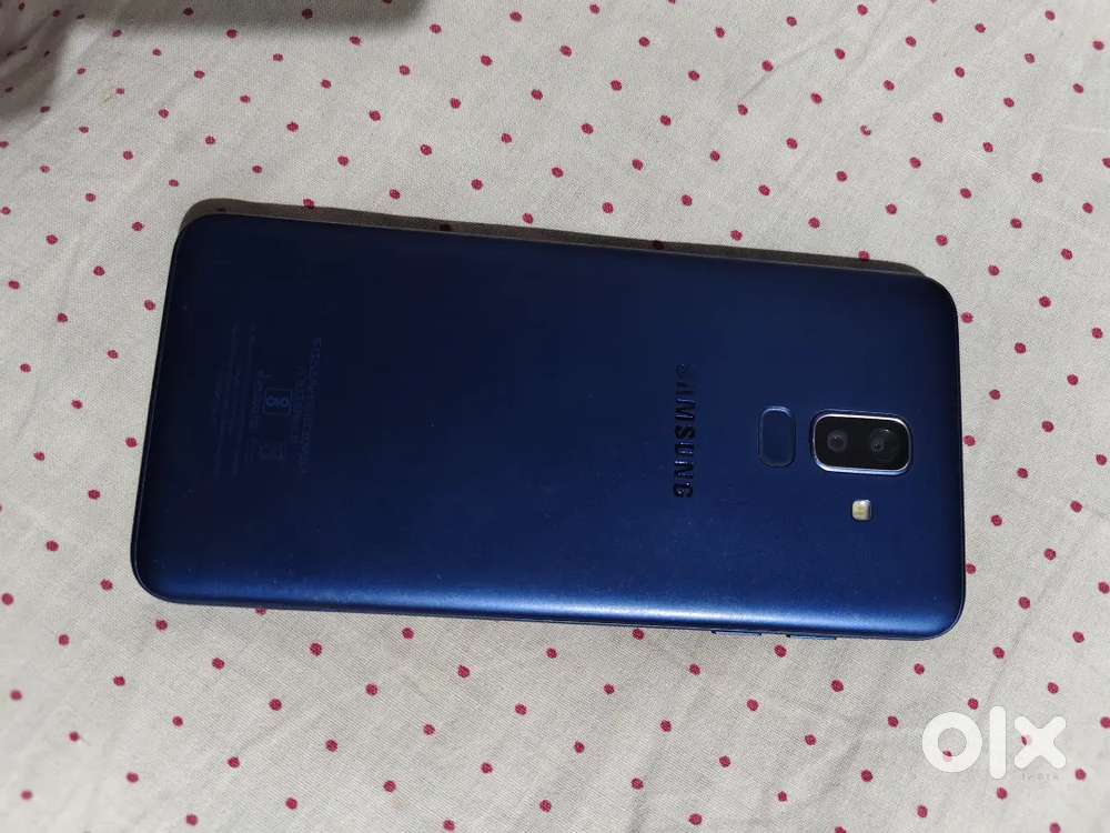 Samsung galaxy J8  4gb 64gb  Display change but good condition