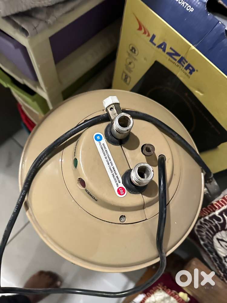 Gijar new candion h bilkul 1 year old h 10 litar ka sab ok h naya h