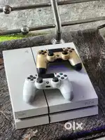 Play station 4 with joystick and Cassets