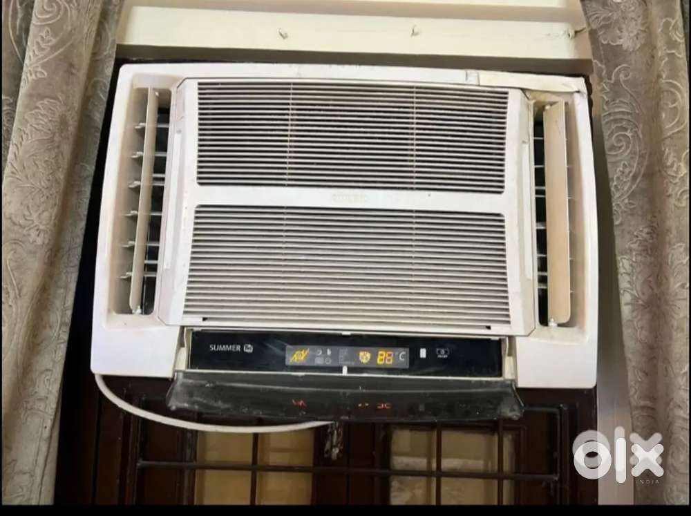 HITACHI AC