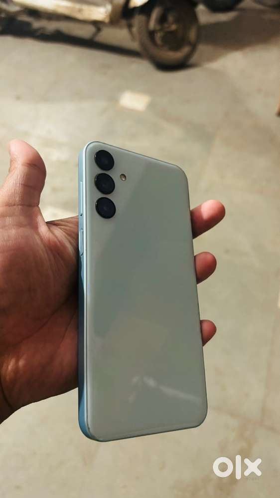 Samsung F15