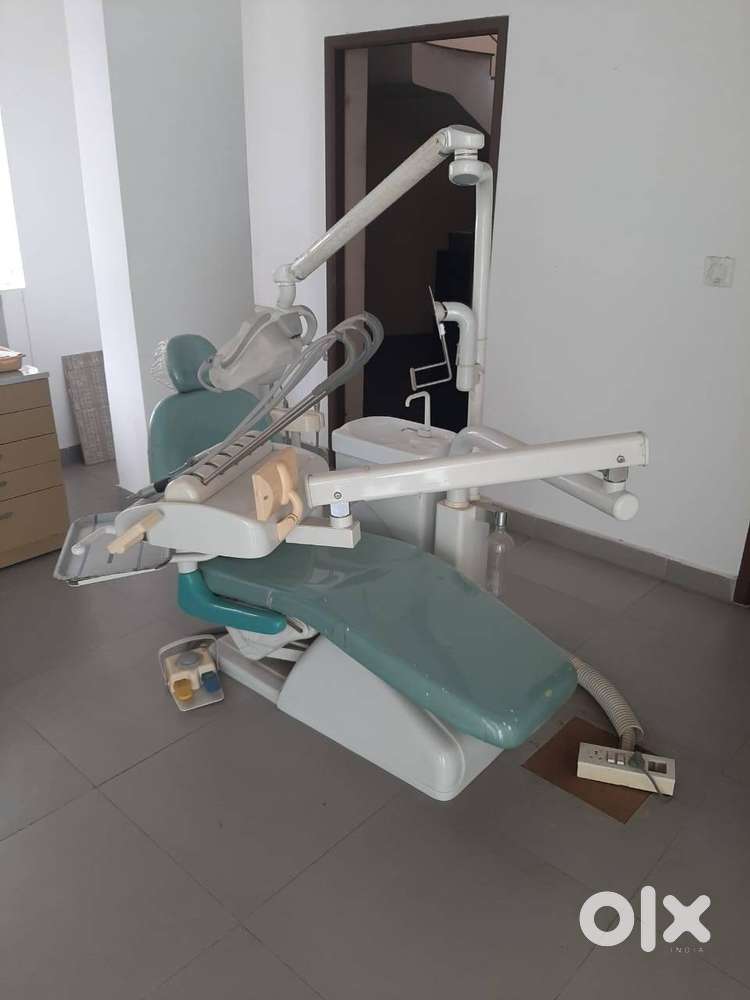 Confident Chamundi Dental Chairs, Stool, 1.5 HP Compressor, Auto Clave