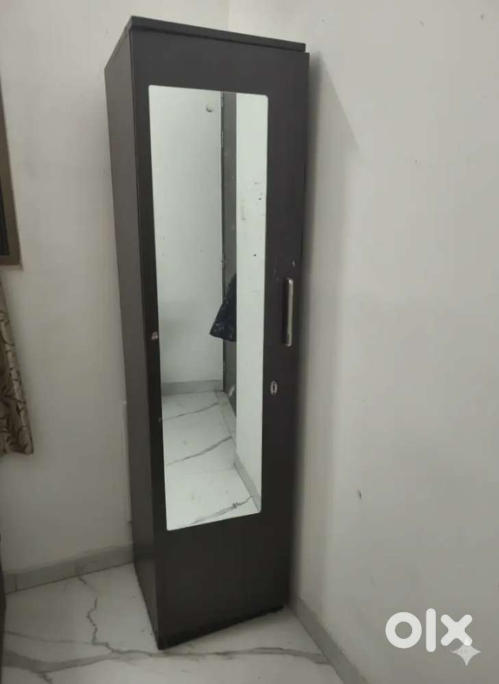 Single door wardrobe