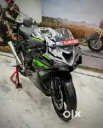 Zx6r black