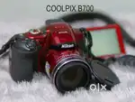 Nikon B700