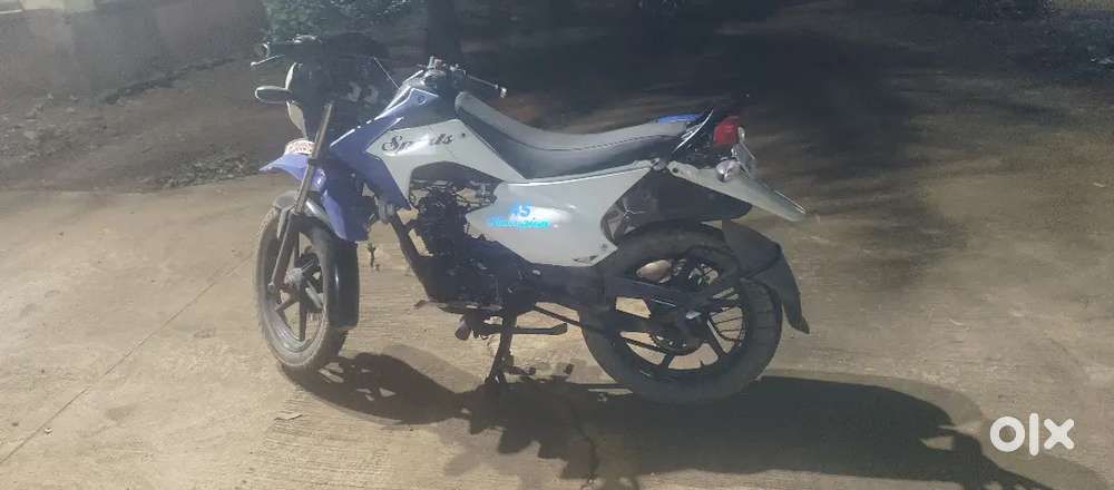 Bajaj 4s champion