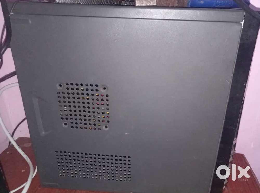 PC URGENT FOR SALE 8 GB RAM I3 3RD GENERATION DELL MONITOR ₹8750
