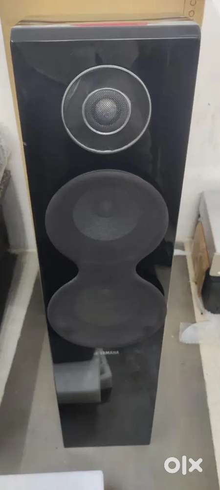 Yamaha ns f700  power ful stereo speakers