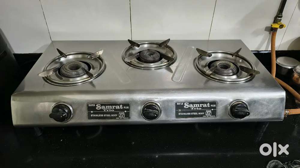 3 burner Gas Stove ( 5 - 6years old )