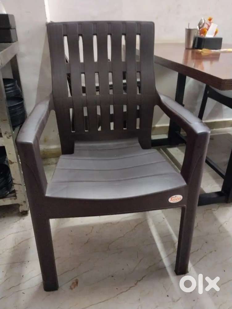 Spine plastic Chair