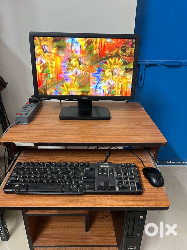 Computer Desktop With Table Dell Company All Good Condition