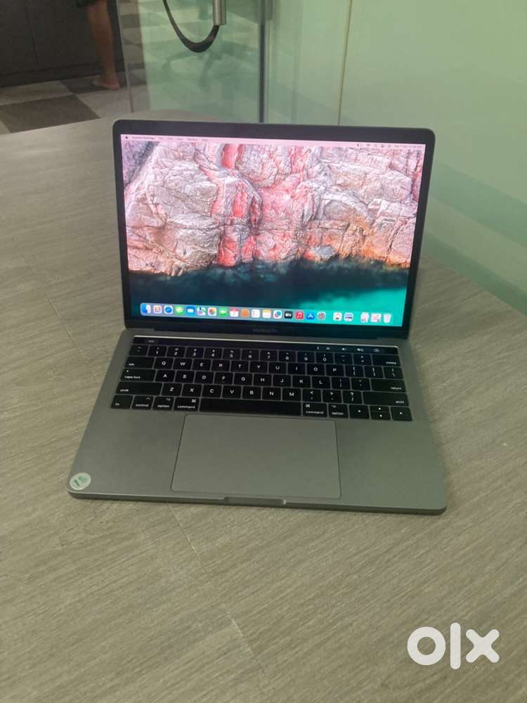 Apple MacBook Pro 13inchi5 A1706 2017 After 4hrs Display Lines Coming