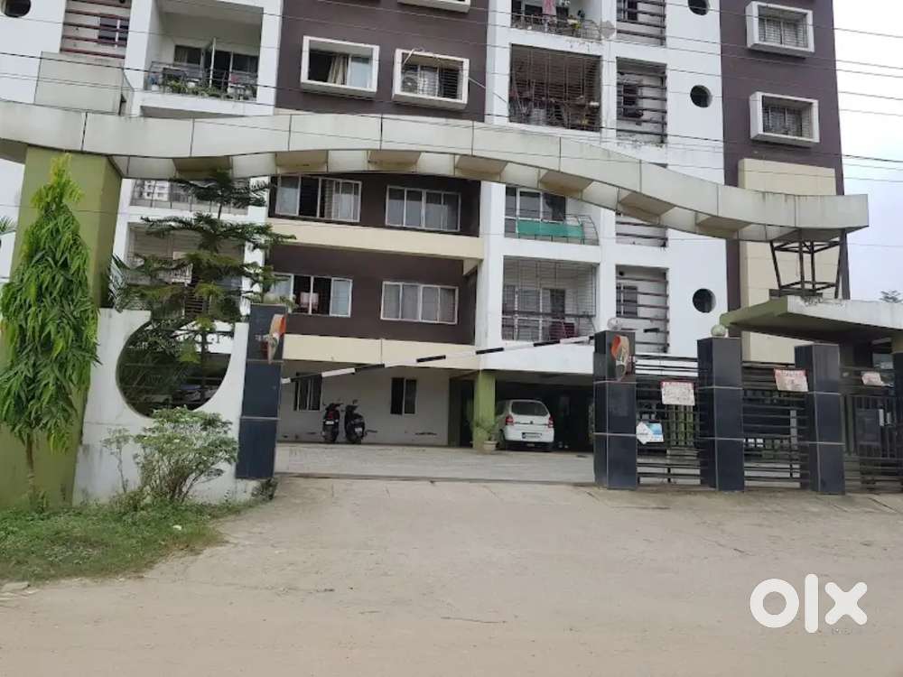 3BHK Apartment for rent - Radha Nagar near VIP Road