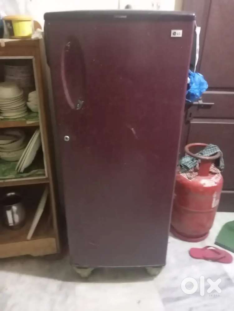 LG company Fridge in good condition