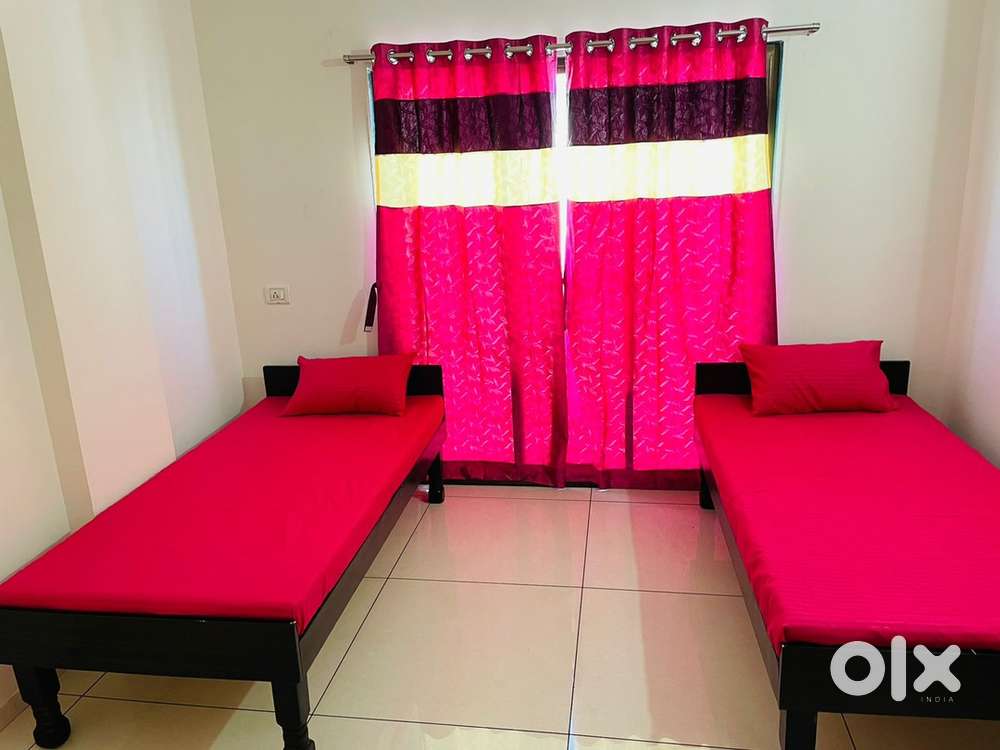 Pratapgunj location near by MSU, railway station girls  pg available