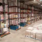 Store operator executive in warehouse management