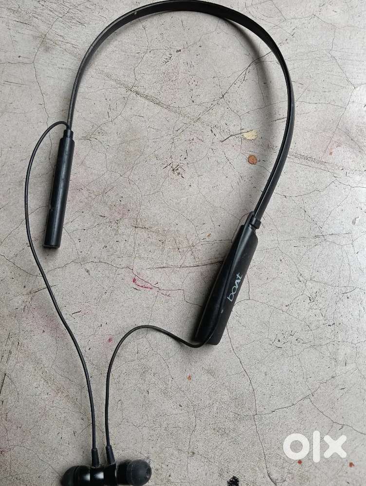 Boat neckbands
