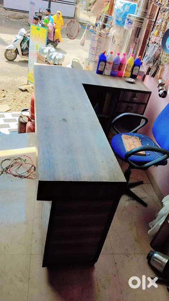Shop L counter 3×6 kafi bada size ho ne ke karan sell karna he