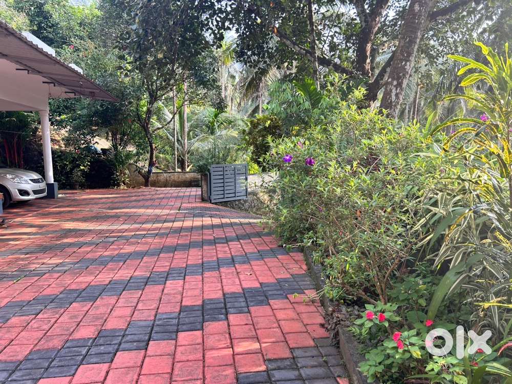Semi modern house in 67 cents peaceful accesible  location