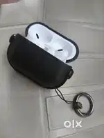 Apple Airpods pro (2nd generation) with magsafe charging case