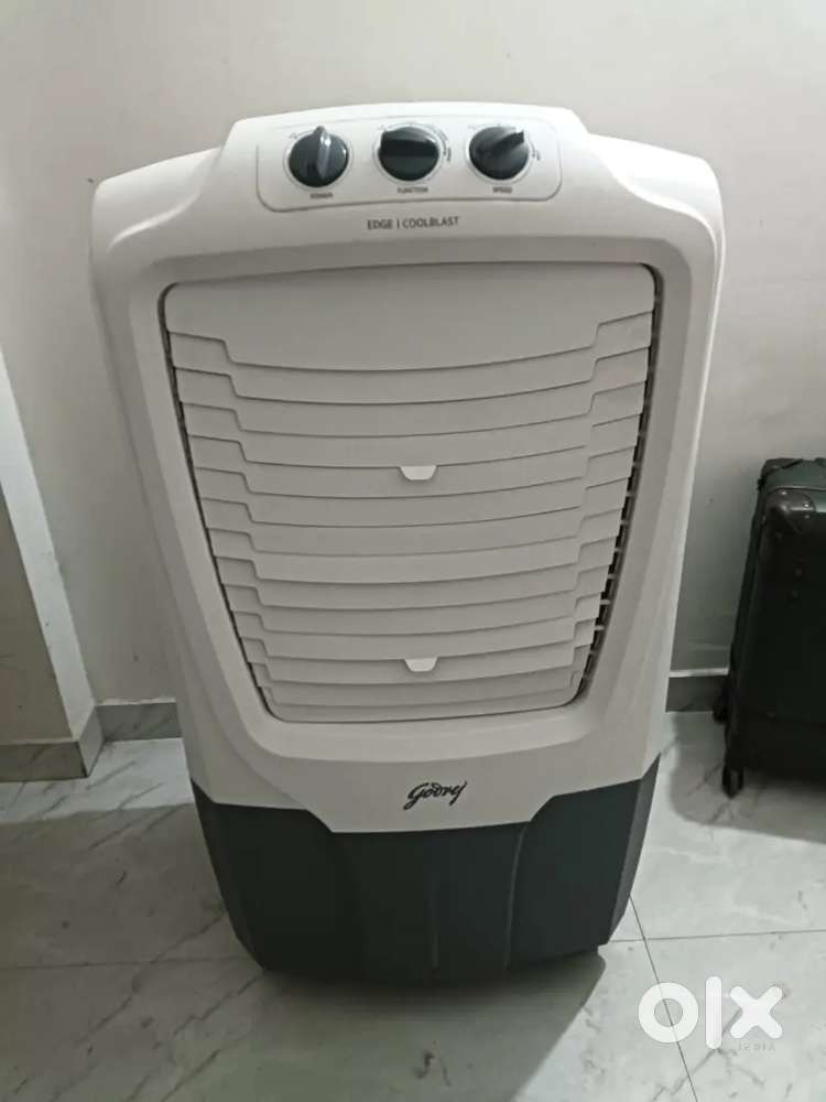 Cooler new brand without use with box