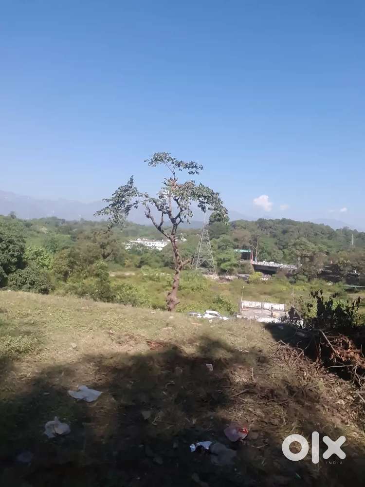 166 square yard plot for sale