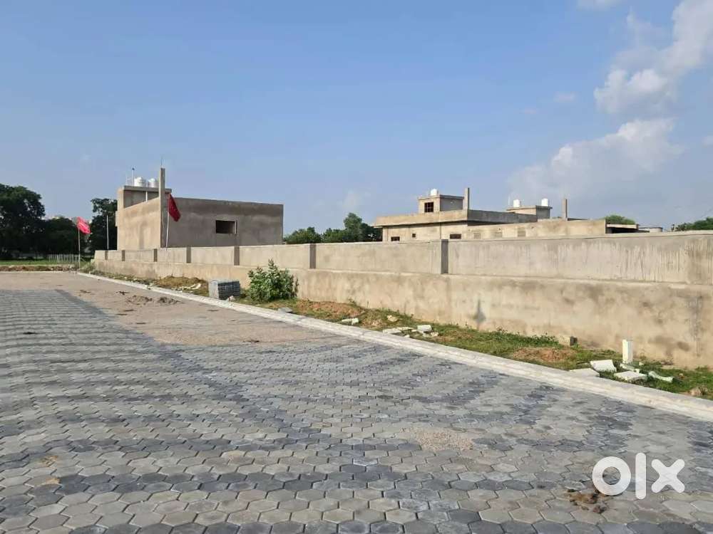 लिमिटेड प्लॉट अवेलेबल सुल्तानपुर रोड कॉर्नर जिला पंचायत से अप्रूव्ड