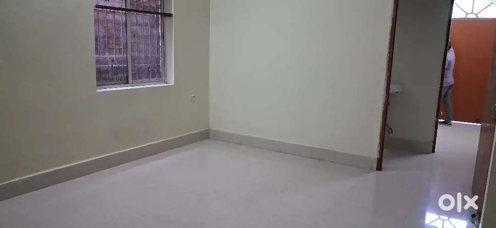 NEED A FEMALE ROOMMATE