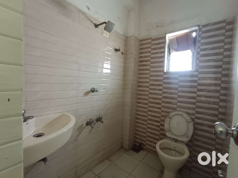 Require Male working Professional Flat mates