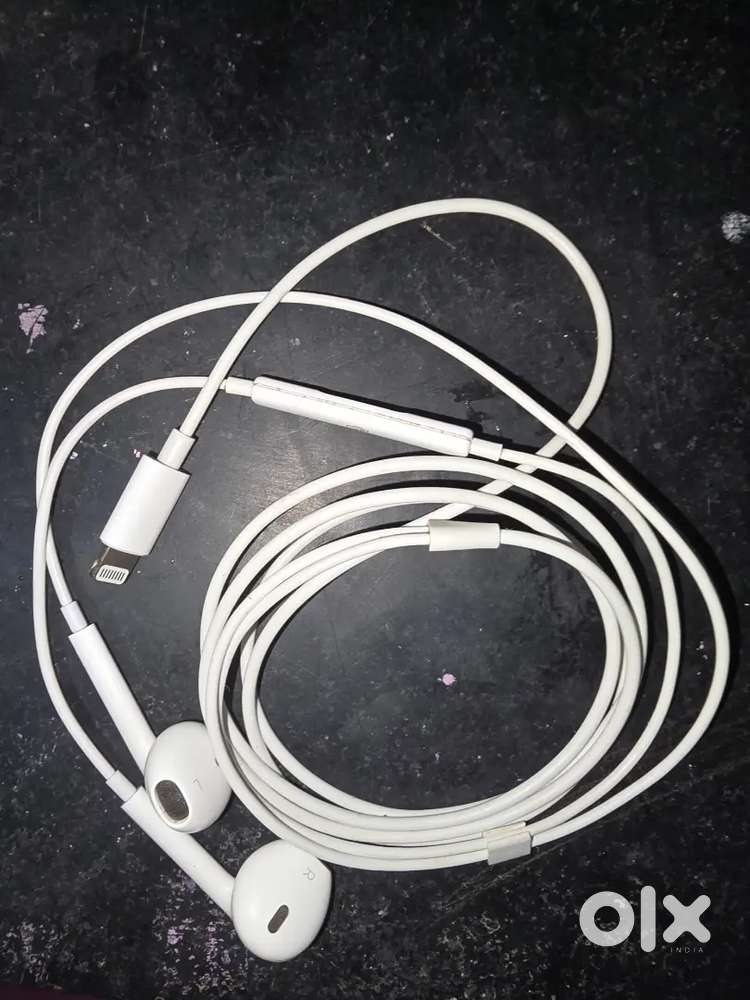 Original Apple Lightning EarPods - 5 Months Old Excellent Condition