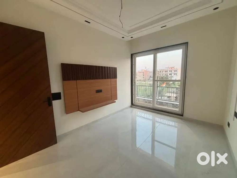 200sqyd Triple story kothi in it city 66b