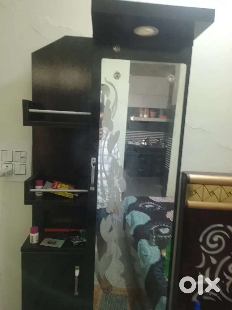 Dual dawan bed almari and dressings