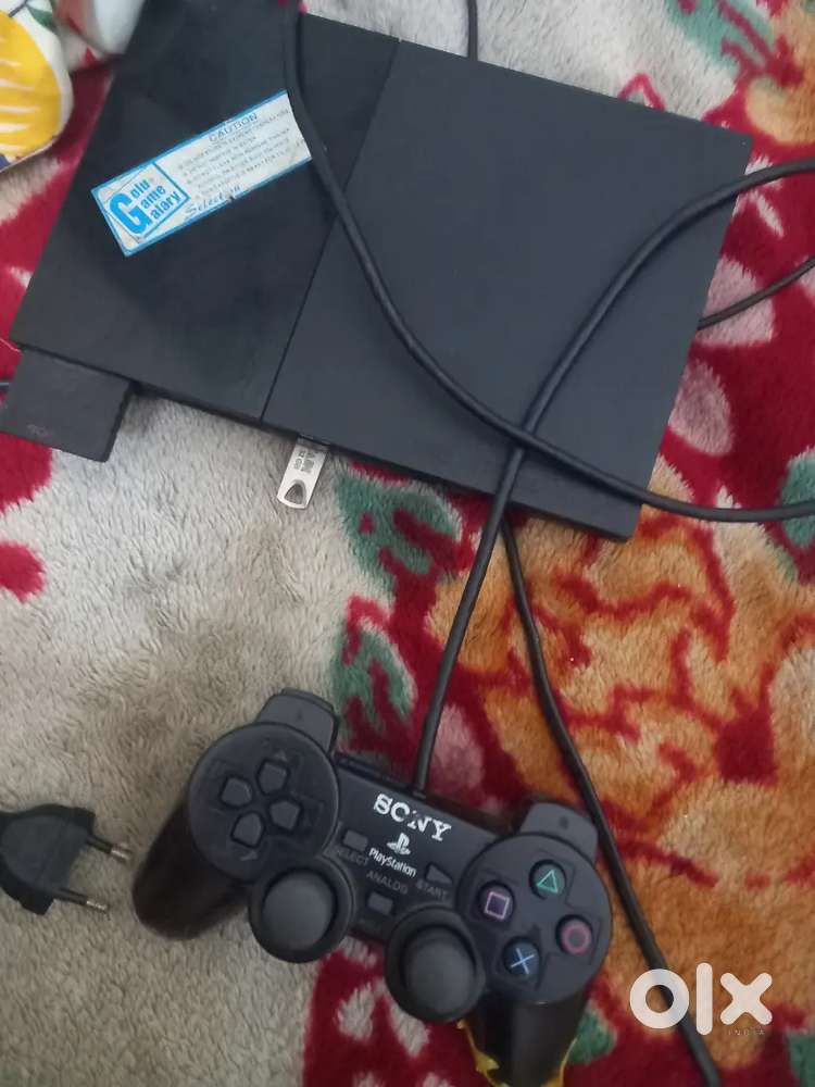 Ps2 slim model with two controllers