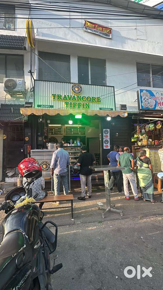 Cashier and customer handling