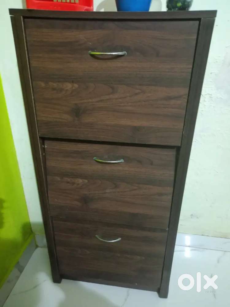Shoe rack  engineering wood