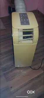 Four table AC Good running condition voltus brand